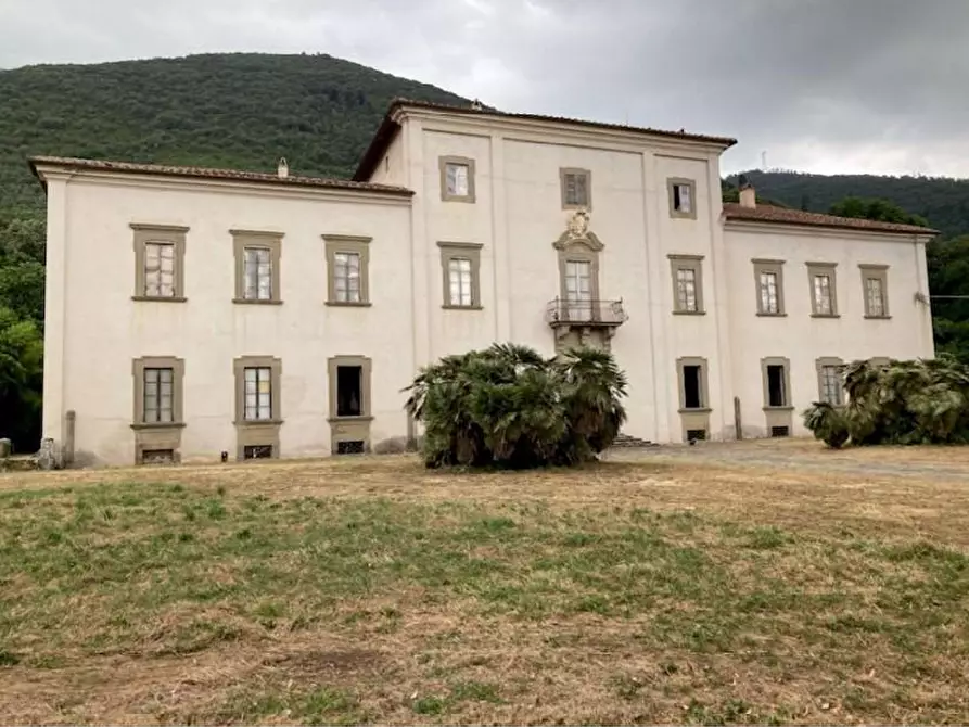Immagine 2 di Villa in vendita  a San Giuliano Terme