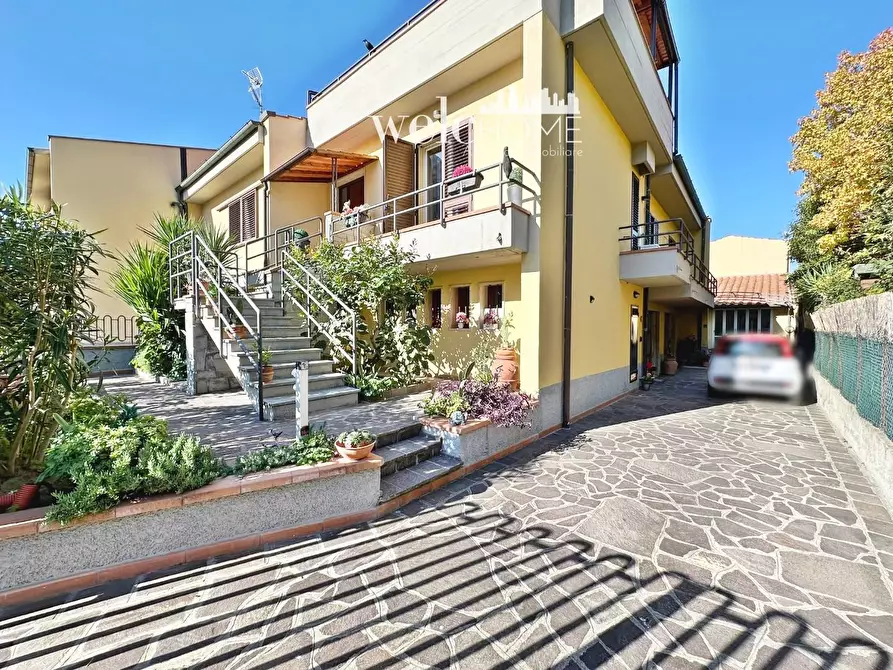 Immagine 38 di Villa in vendita  a Campi Bisenzio