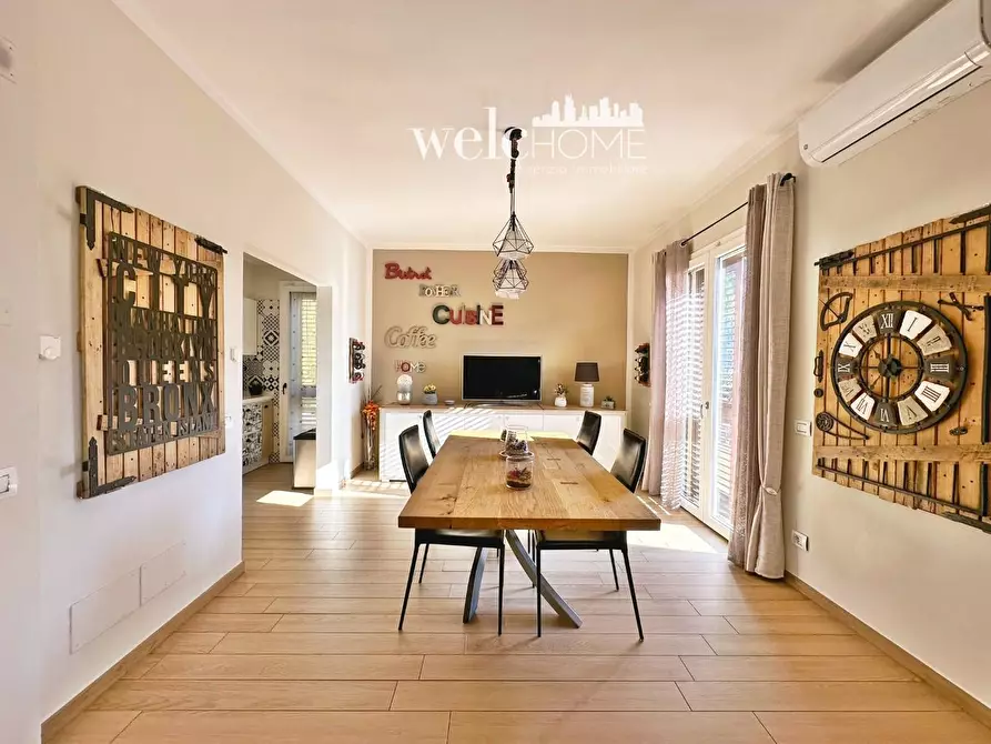 Immagine 8 di Villa in vendita  a Campi Bisenzio