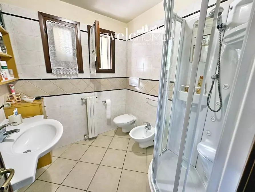 Immagine 30 di Villa in vendita  a Campi Bisenzio