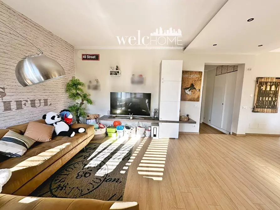 Immagine 41 di Villa in vendita  a Campi Bisenzio