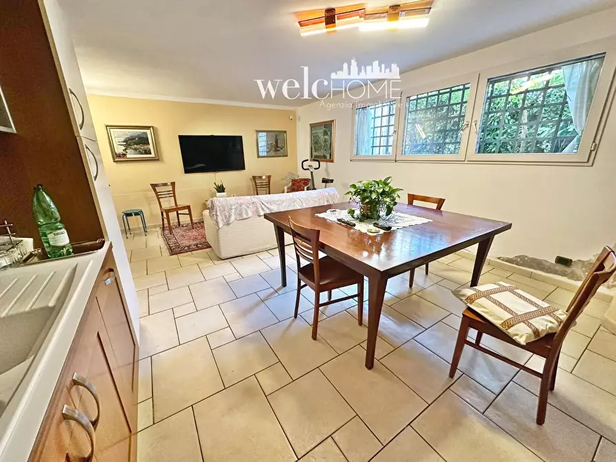 Immagine 25 di Villa in vendita  a Campi Bisenzio