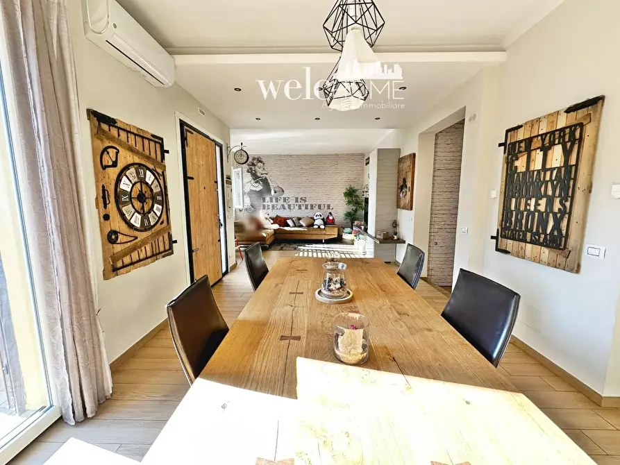 Immagine 47 di Villa in vendita  a Campi Bisenzio