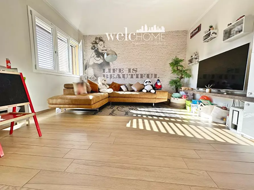 Immagine 6 di Villa in vendita  a Campi Bisenzio