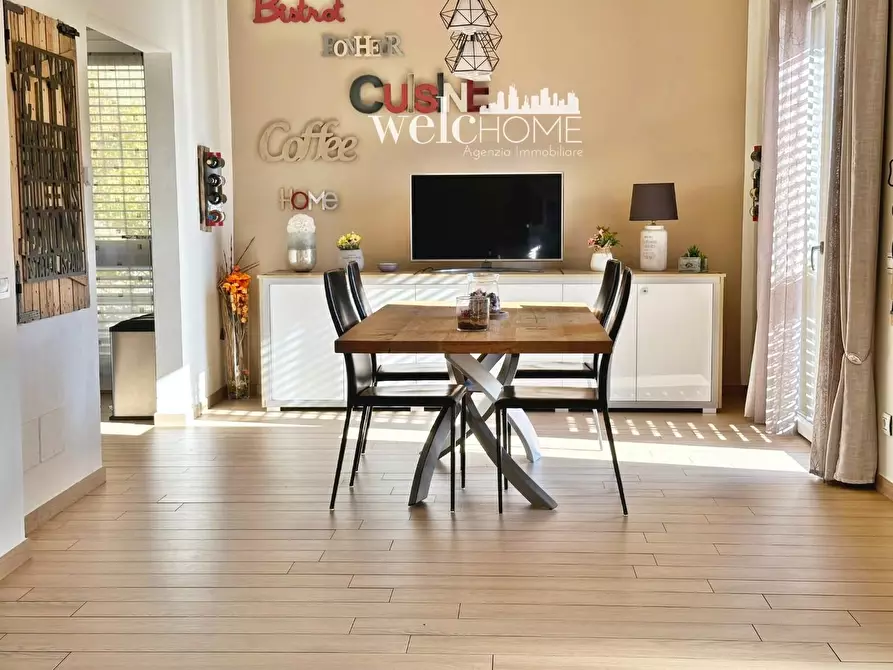 Immagine 9 di Villa in vendita  a Campi Bisenzio