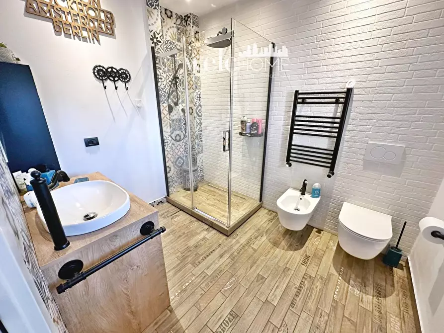 Immagine 20 di Villa in vendita  a Campi Bisenzio