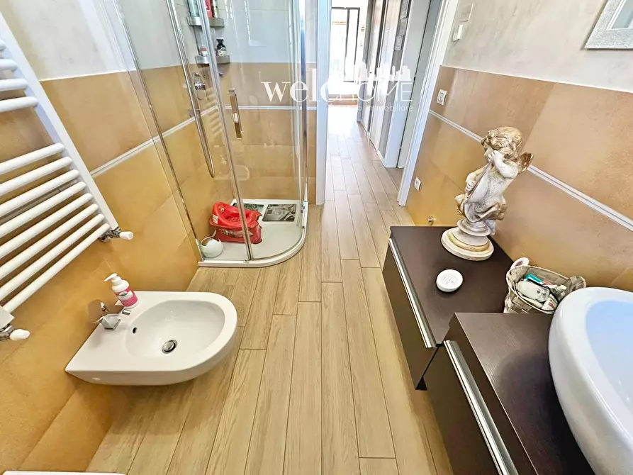 Immagine 19 di Villa in vendita  a Campi Bisenzio