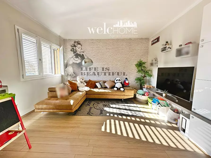 Immagine 39 di Villa in vendita  a Campi Bisenzio