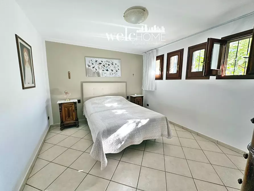 Immagine 27 di Villa in vendita  a Campi Bisenzio