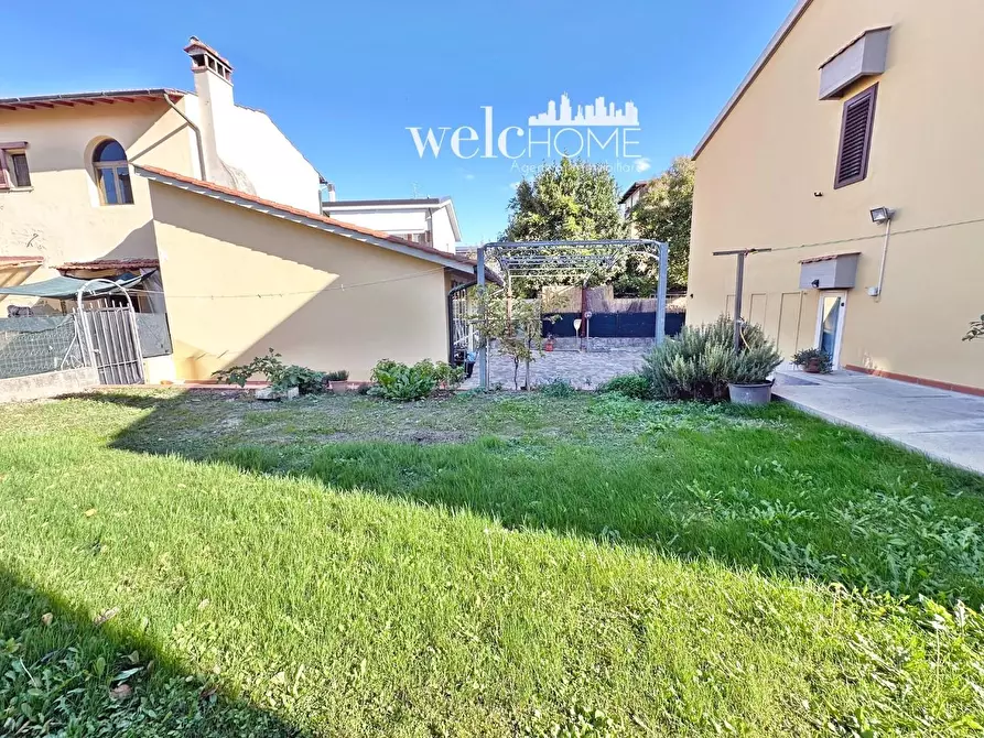 Immagine 36 di Villa in vendita  a Campi Bisenzio