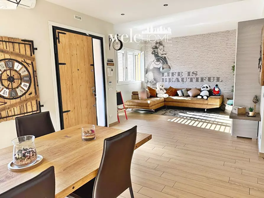 Immagine 51 di Villa in vendita  a Campi Bisenzio