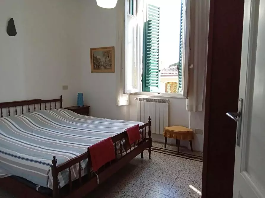 Immagine 21 di Casa bifamiliare in vendita  a Camaiore