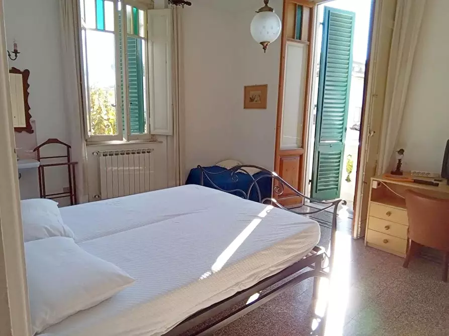 Immagine 25 di Casa bifamiliare in vendita  a Camaiore