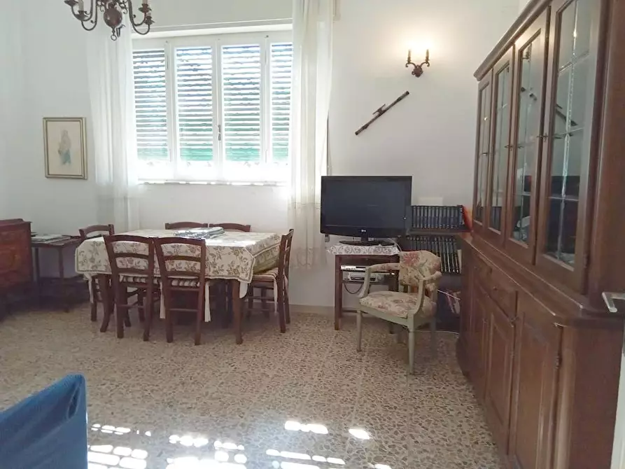 Immagine 2 di Casa bifamiliare in vendita  a Camaiore
