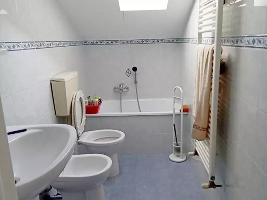 Immagine 32 di Casa bifamiliare in vendita  a Camaiore