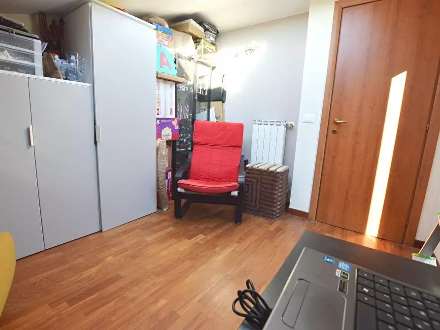 Immagine 19 di Appartamento in vendita  a Lucca