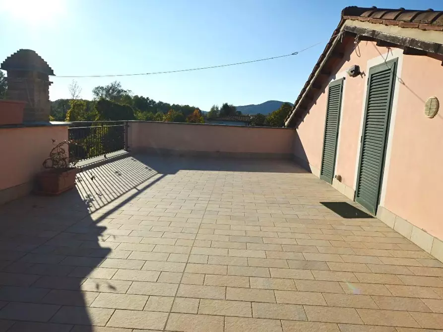 Immagine 24 di Appartamento in vendita  a Lucca