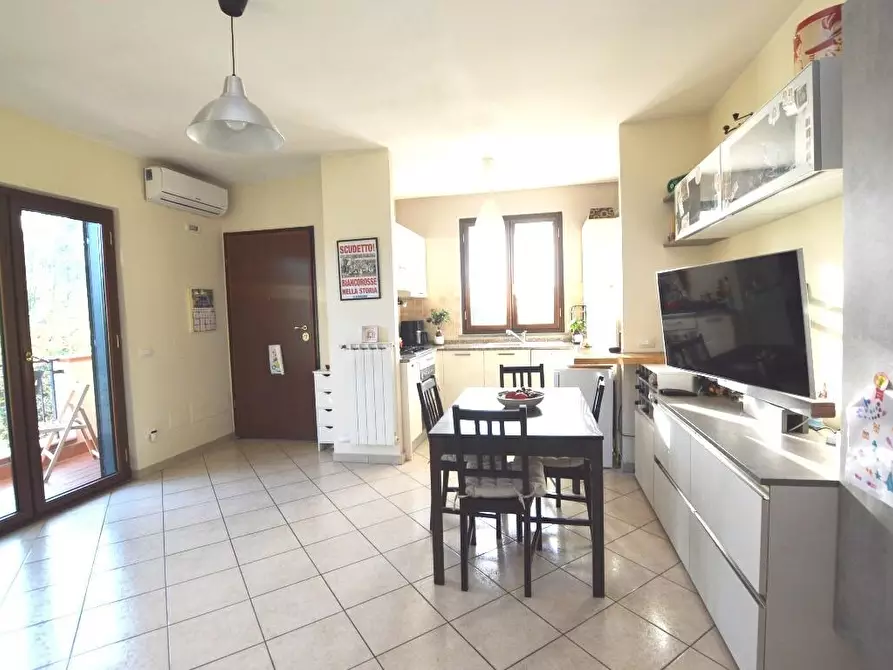 Immagine 3 di Appartamento in vendita  a Lucca