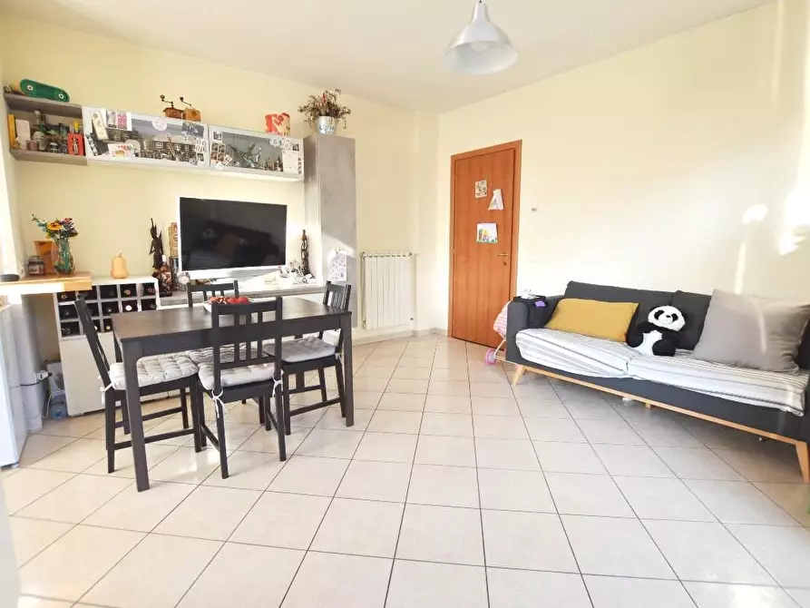 Immagine 5 di Appartamento in vendita  a Lucca