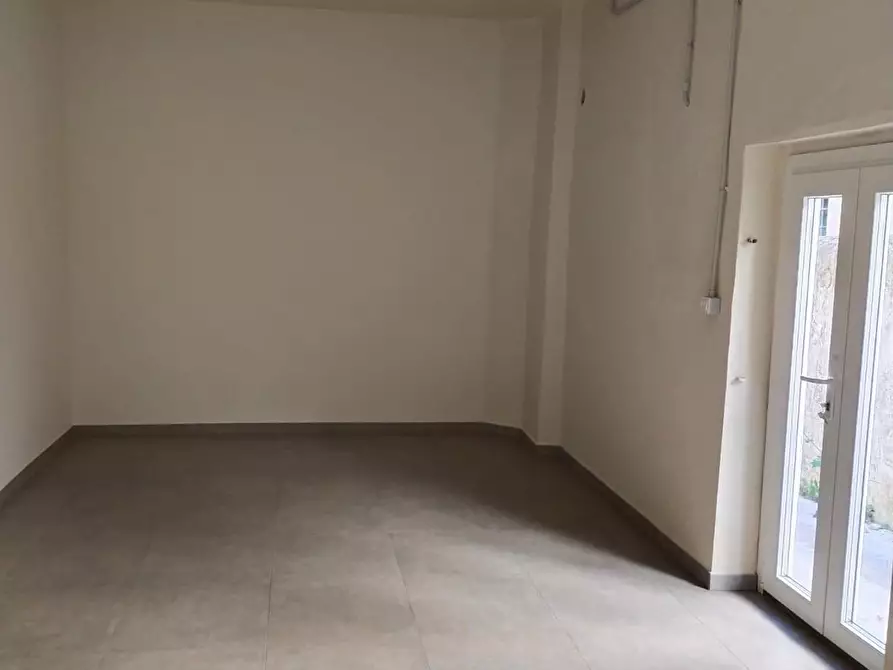 Immagine 10 di Locale commerciale in affitto  a Poggio A Caiano