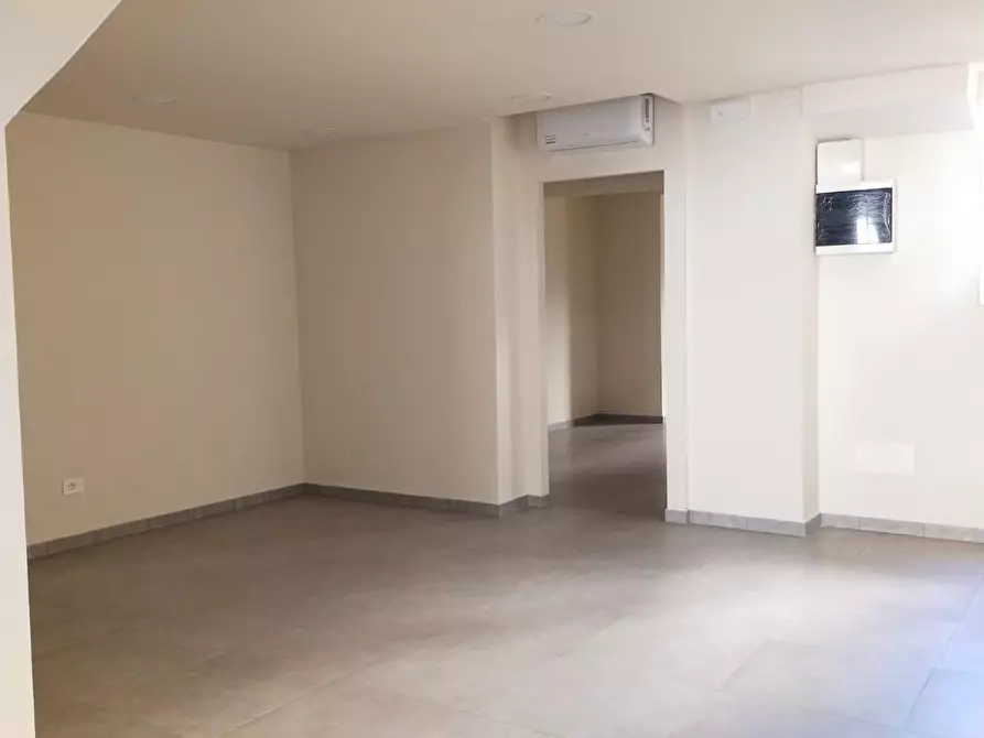 Immagine 3 di Locale commerciale in affitto  a Poggio A Caiano