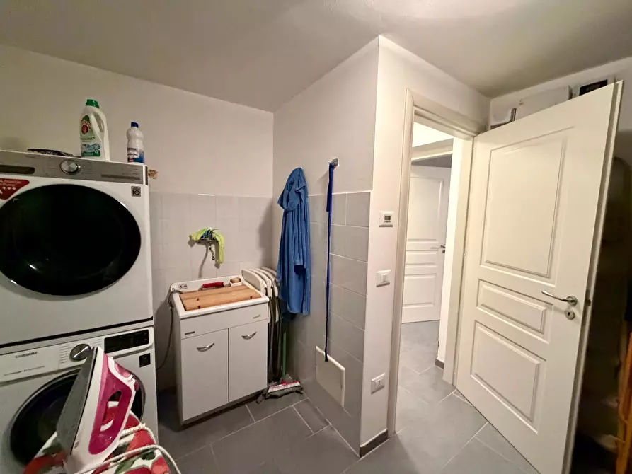 Immagine 37 di Casa bifamiliare in vendita  a Lucca