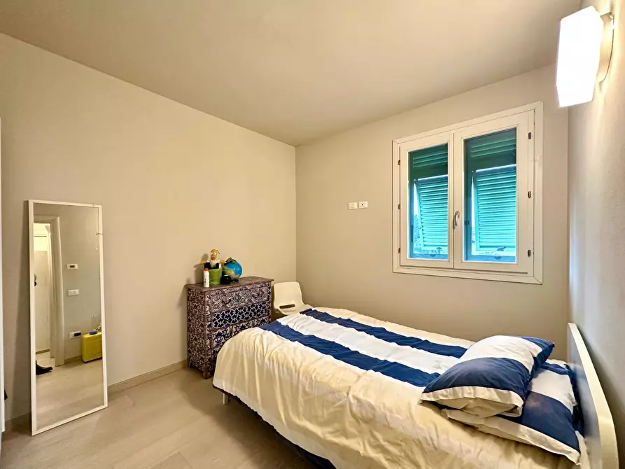 Immagine 32 di Casa bifamiliare in vendita  a Lucca