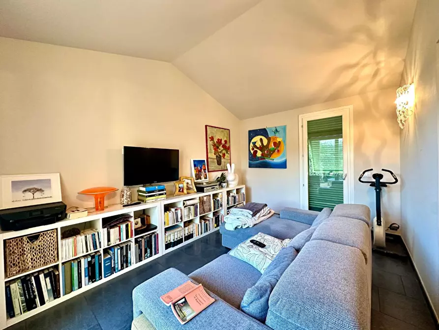 Immagine 19 di Casa bifamiliare in vendita  a Lucca