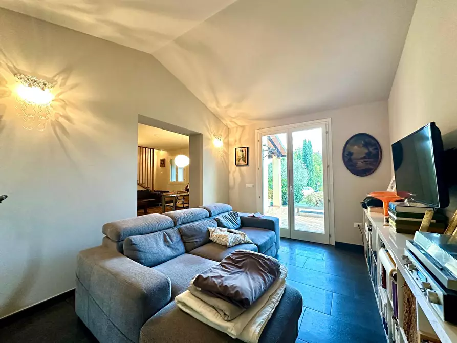 Immagine 18 di Casa bifamiliare in vendita  a Lucca