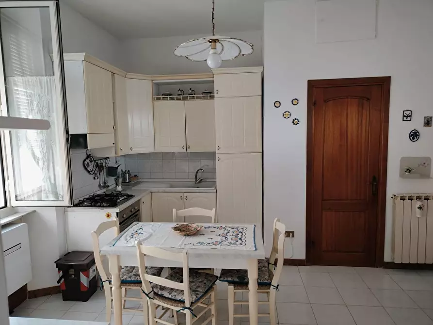 Immagine 2 di Appartamento in affitto  a Livorno