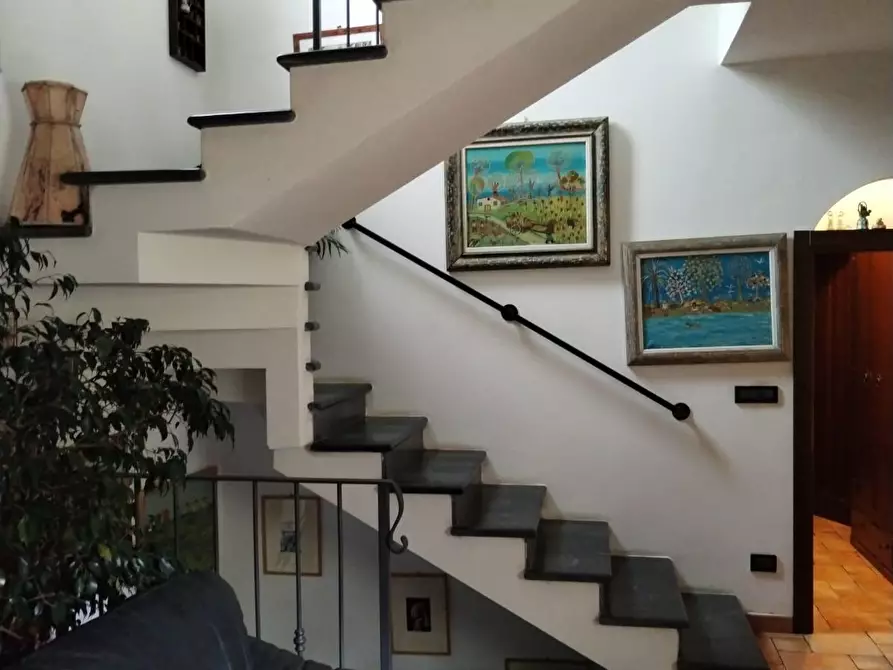 Immagine 9 di Casa indipendente in vendita  a Massa