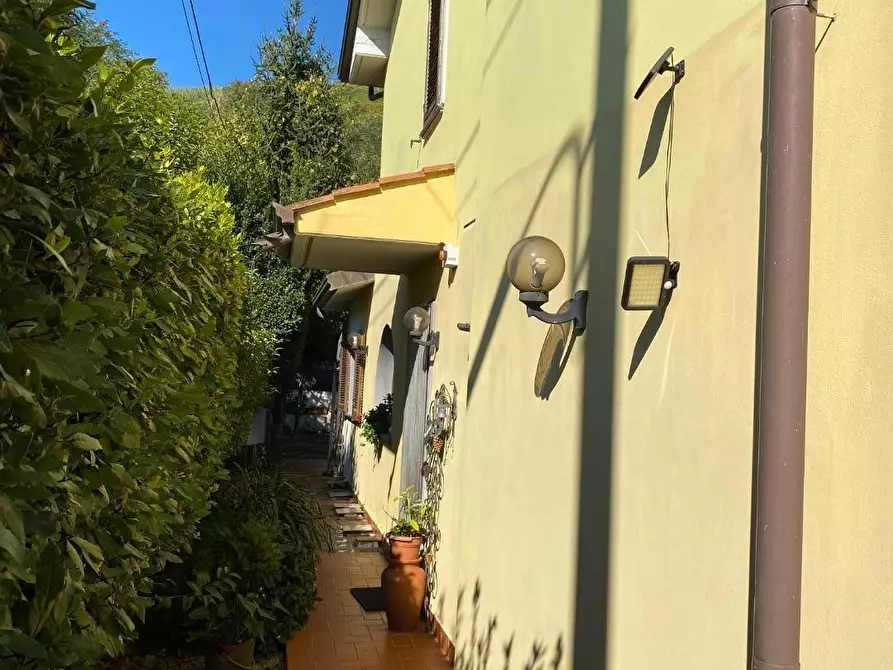 Immagine 3 di Casa indipendente in vendita  a Massa