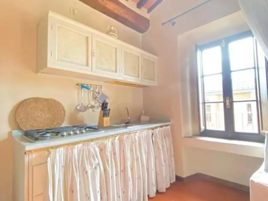 Immagine 2 di Appartamento in affitto  a Lucca