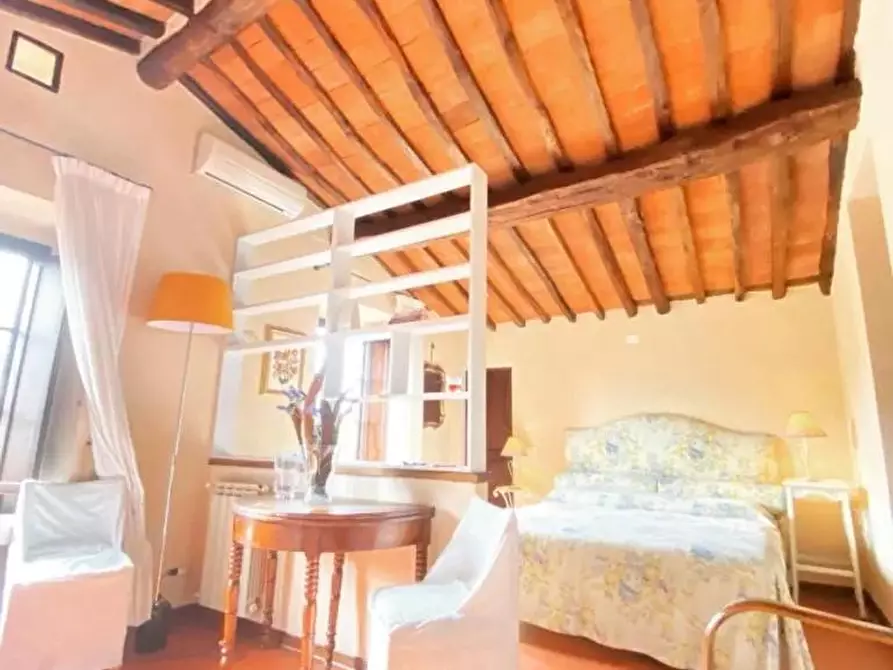 Immagine 3 di Appartamento in affitto  a Lucca