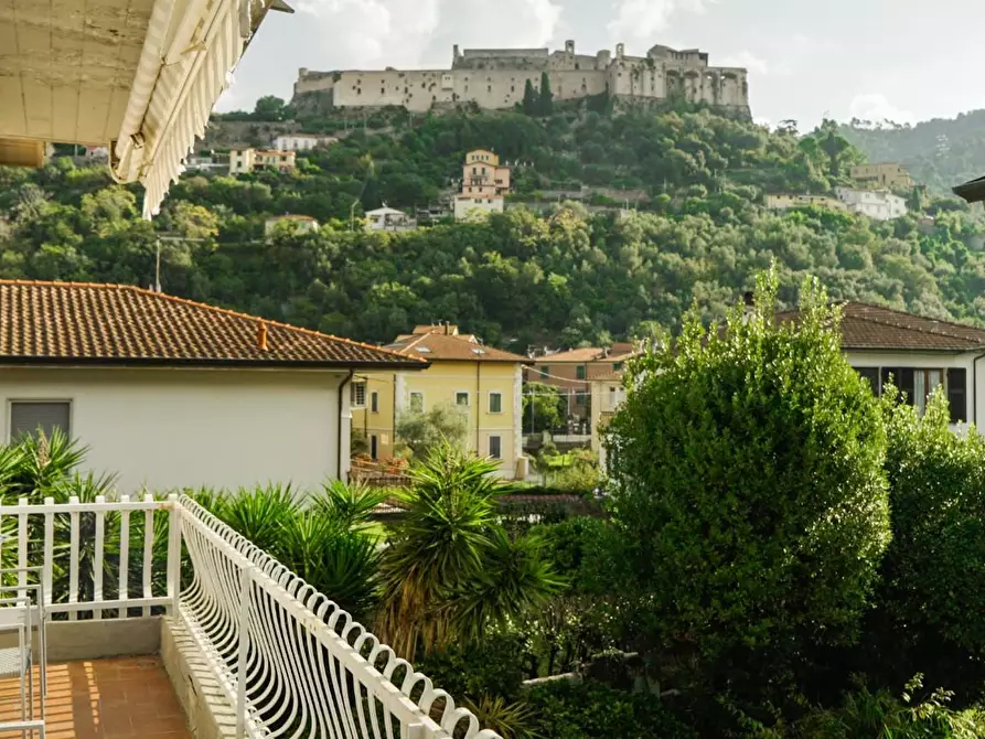 Immagine 1 di Appartamento in vendita  a Massa