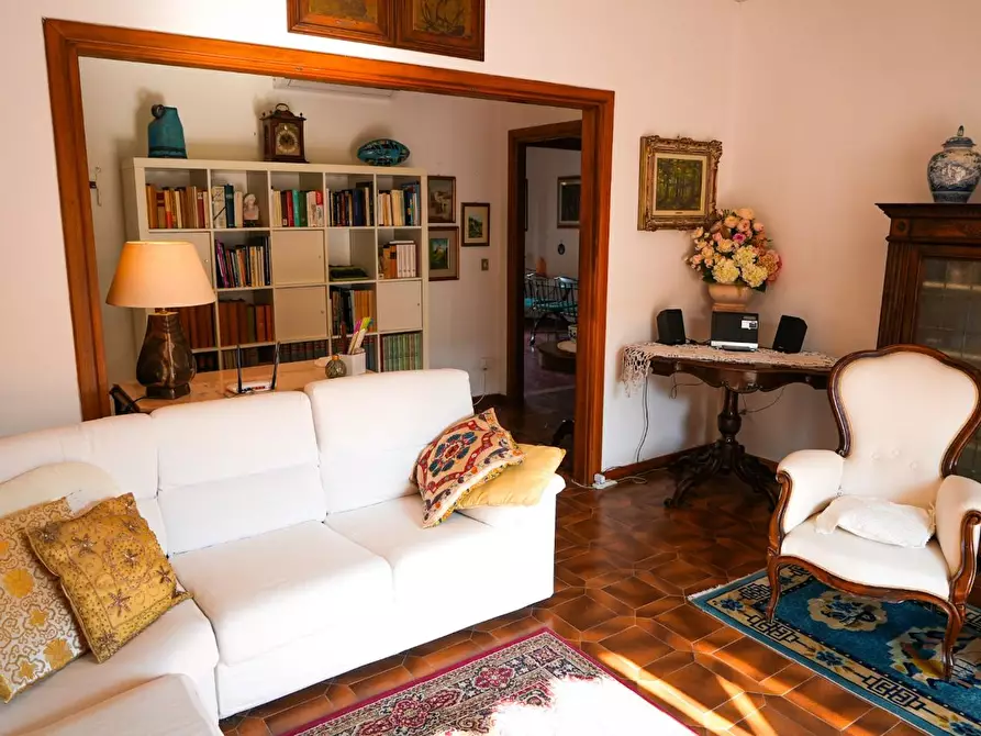 Immagine 8 di Appartamento in vendita  a Massa