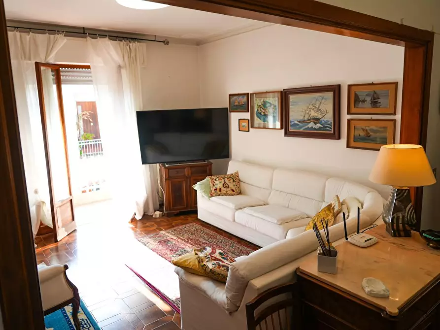 Immagine 5 di Appartamento in vendita  a Massa