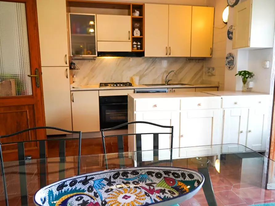 Immagine 16 di Appartamento in vendita  a Massa