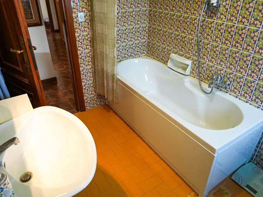 Immagine 36 di Appartamento in vendita  a Massa