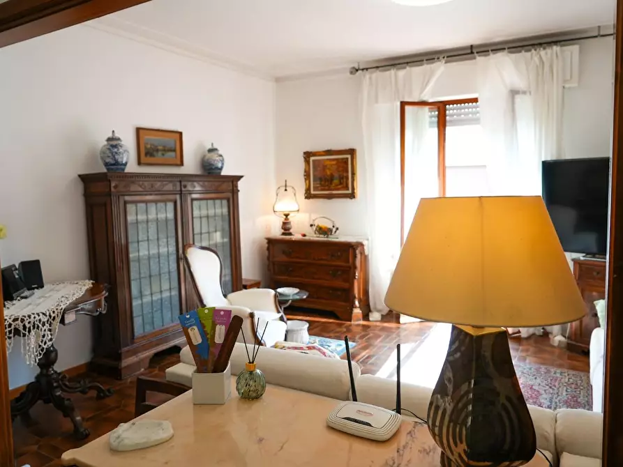 Immagine 3 di Appartamento in vendita  a Massa