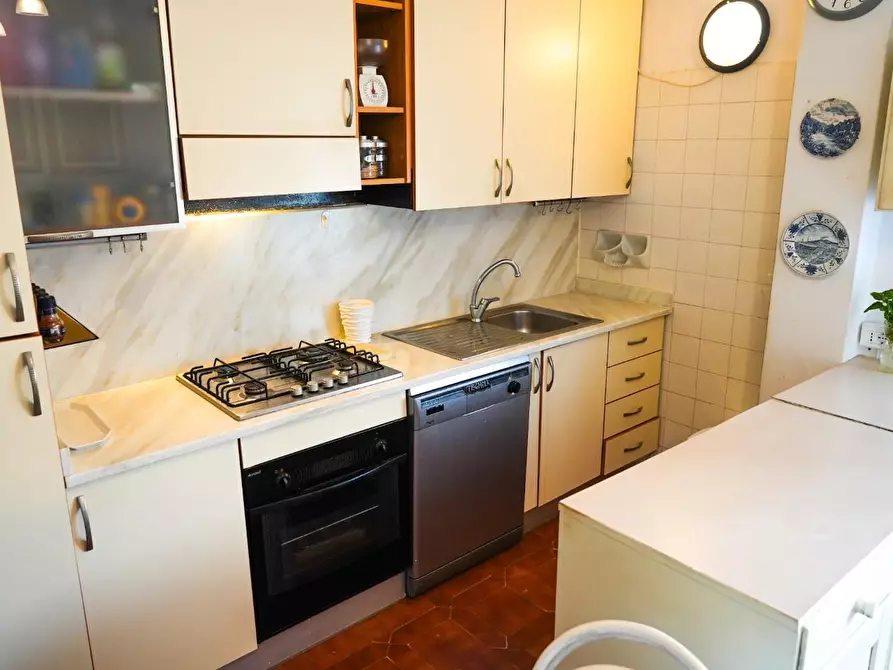 Immagine 18 di Appartamento in vendita  a Massa