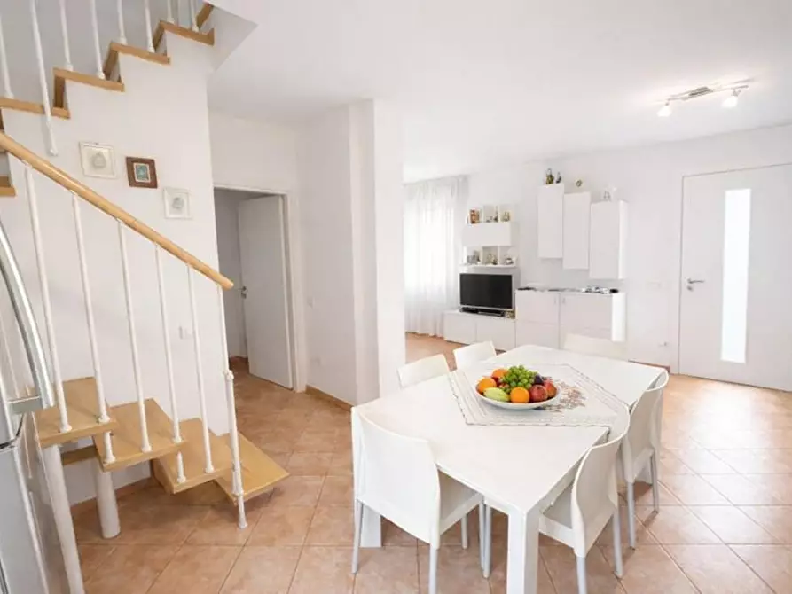 Immagine 2 di Appartamento in vendita  a Cascina