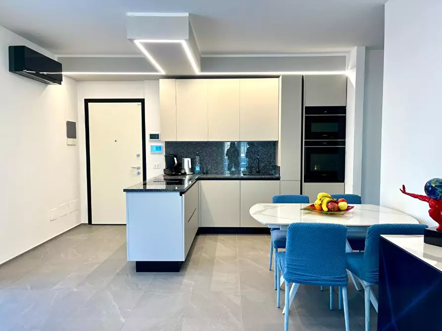 Immagine 5 di Appartamento in vendita  a Carrara