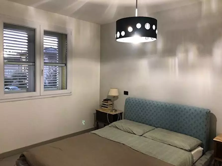 Immagine 8 di Appartamento in vendita  a Lucca