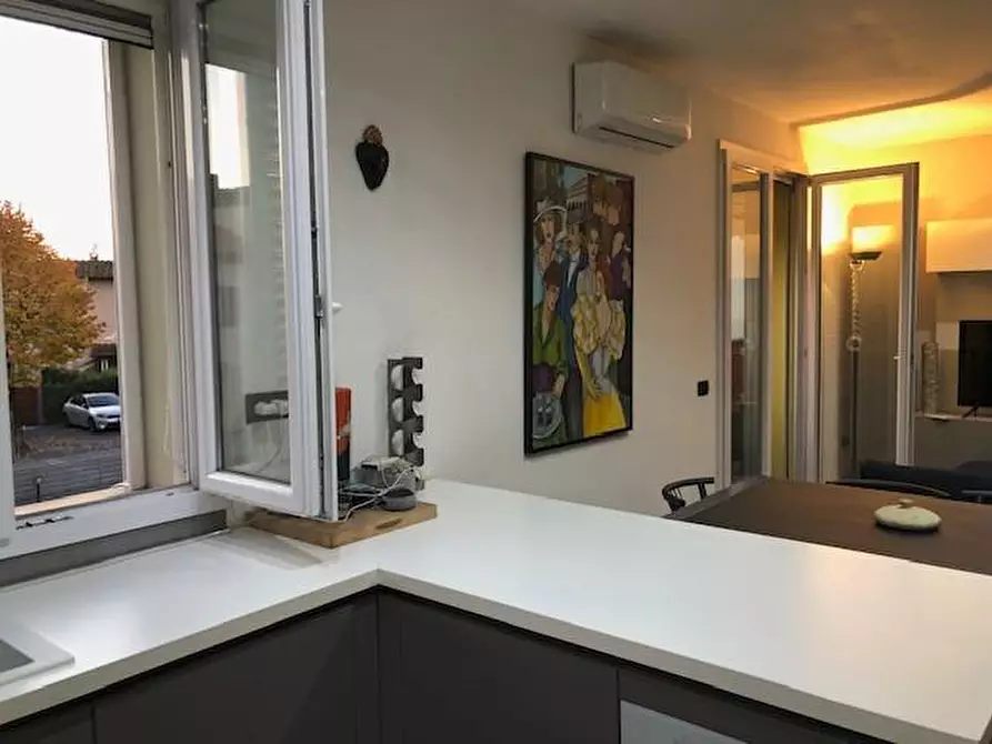 Immagine 2 di Appartamento in vendita  a Lucca