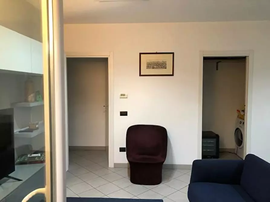 Immagine 10 di Appartamento in vendita  a Lucca