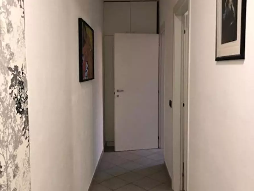 Immagine 7 di Appartamento in vendita  a Lucca