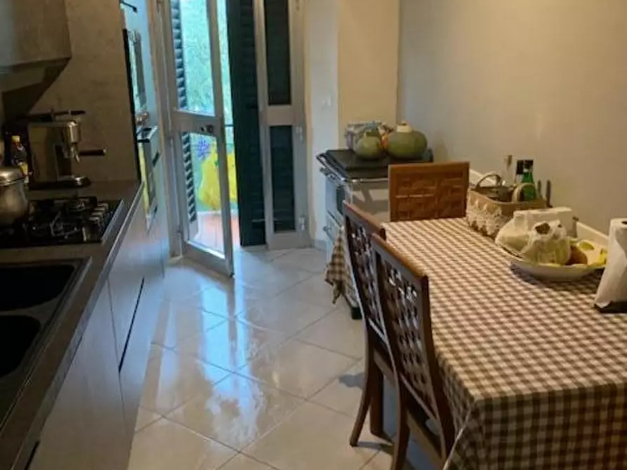 Immagine 2 di Appartamento in vendita  a Massa E Cozzile