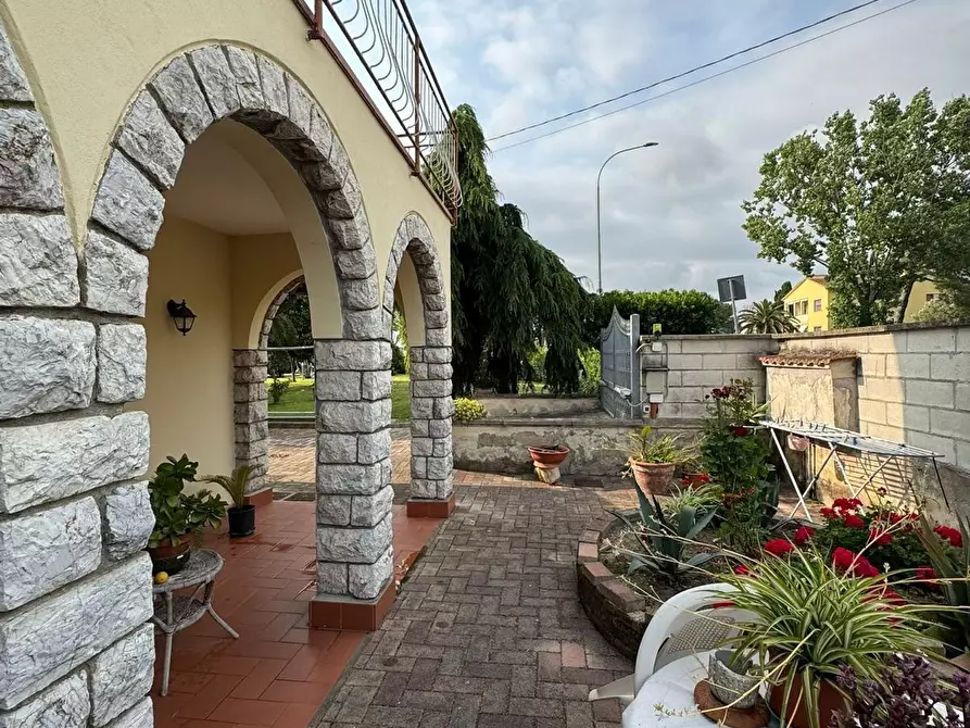 Immagine 5 di Casa bifamiliare in vendita  a San Giuliano Terme