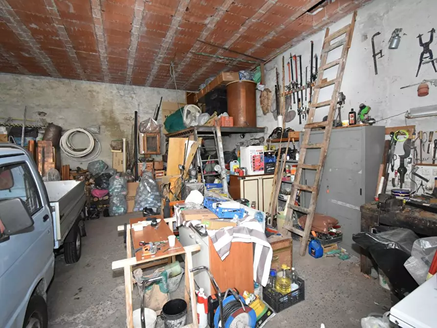 Immagine 4 di Magazzino in vendita  a San Giuliano Terme